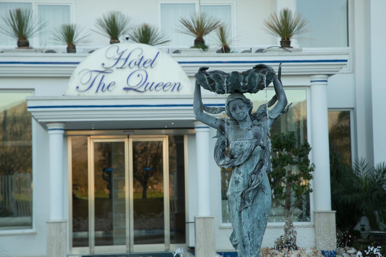 Hotel The Queen Pastorano Extérieur photo